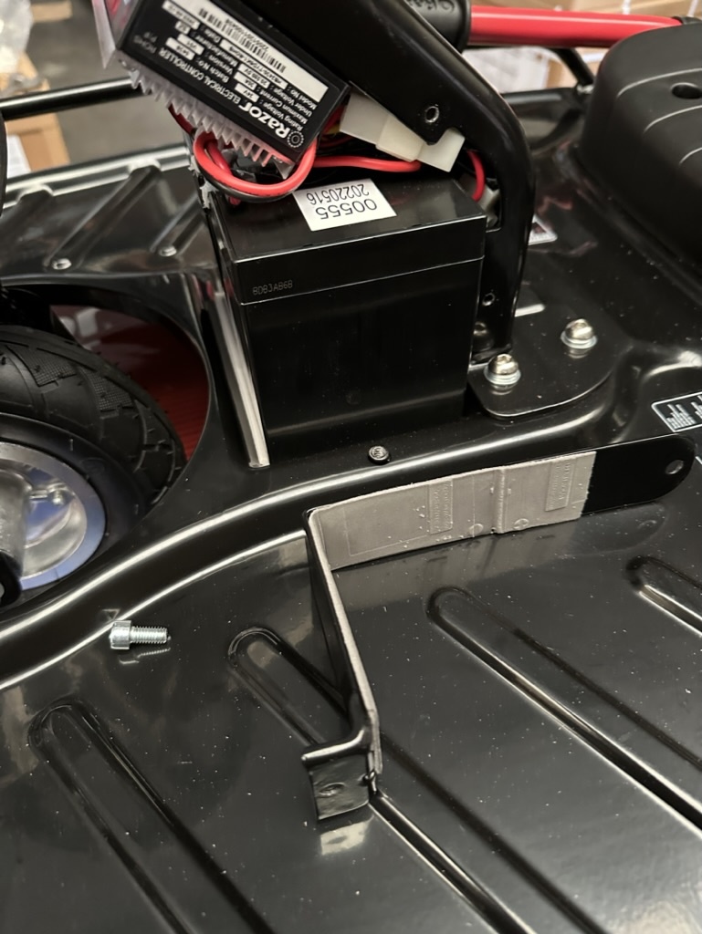 Support L batterie pour RAZOR Crazy Cart lithium 24V 9Ah + chargeur
